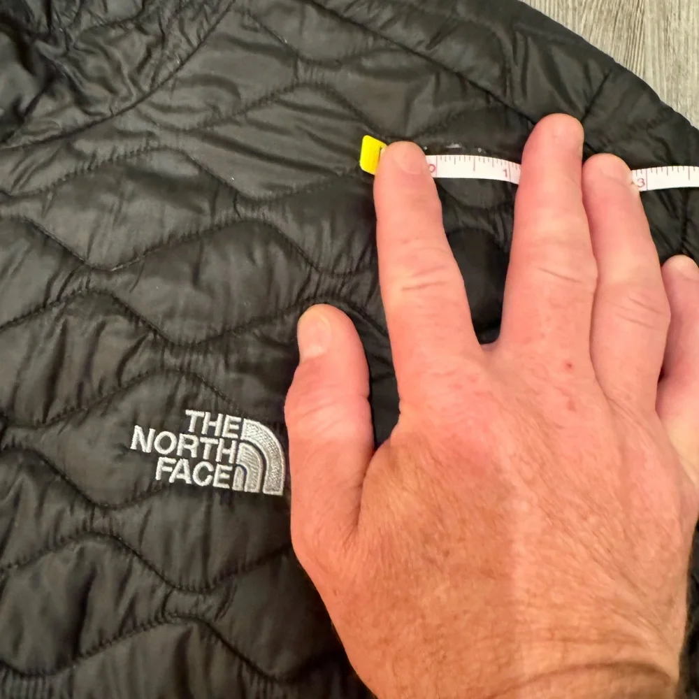 The North Face Women's Black Jacket - Picture 7 of 8